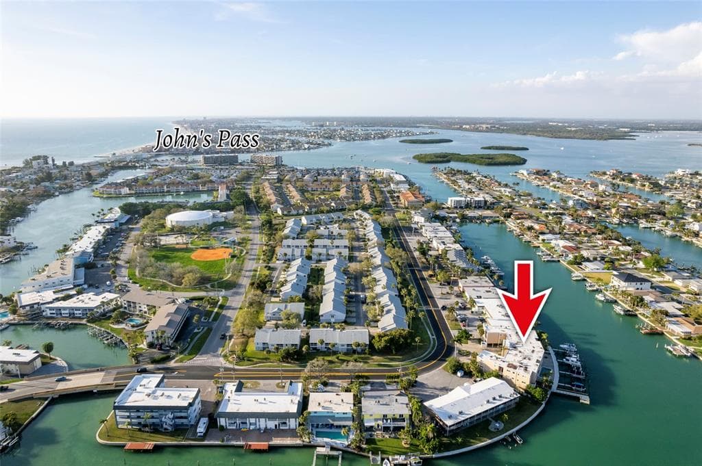 11605 3RD STREET E UNIT 207 TREASURE ISLAND, FL 33706