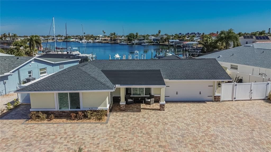 6404 LAKE SUNRISE DRIVE APOLLO BEACH, FL 33572