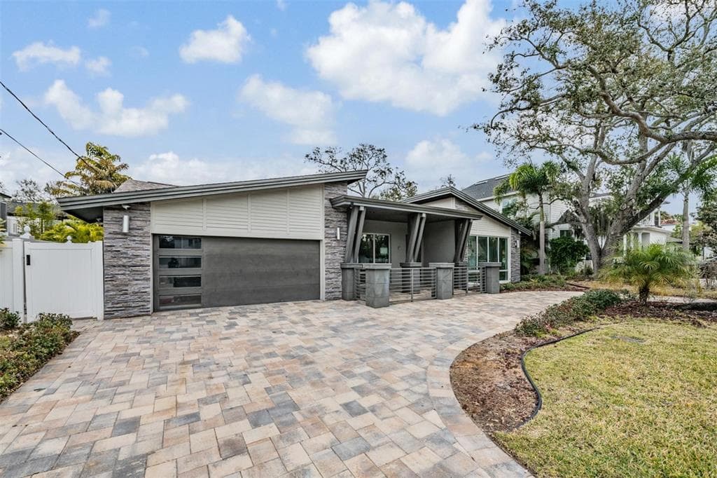 4909 W DRYAD STREET TAMPA, FL 33629