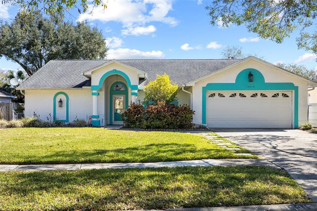 15315 CARROLLTON LANE TAMPA, FL 33624