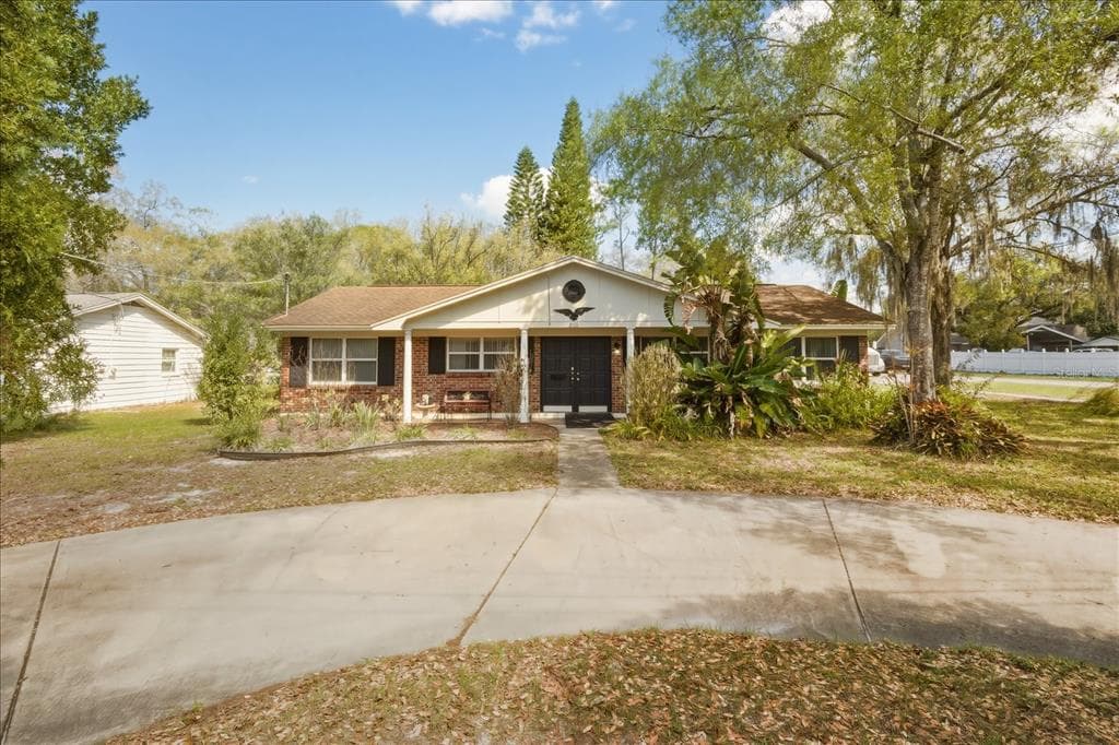 2101 W KYRA DRIVE TAMPA, FL 33612