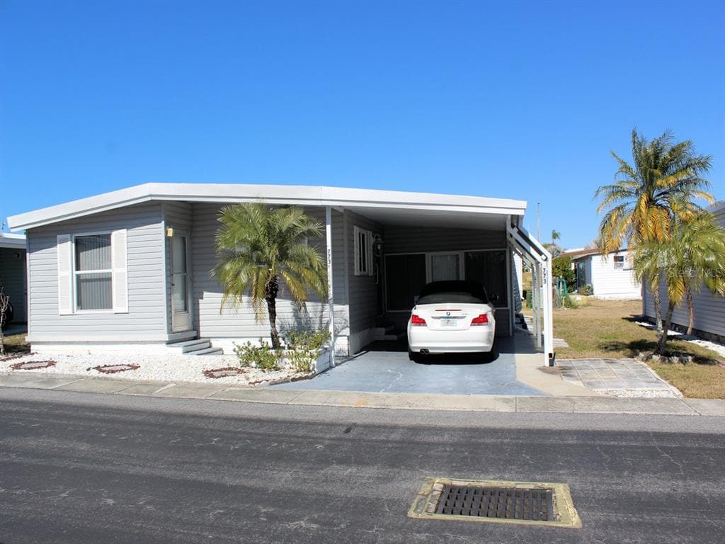 773 ROYAL PALM CIRCLE LARGO, FL 33778