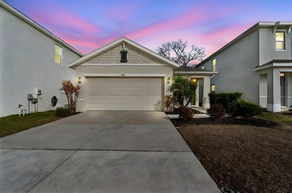 5221 HILLSIDE MEADOW PLACE TAMPA, FL 33610