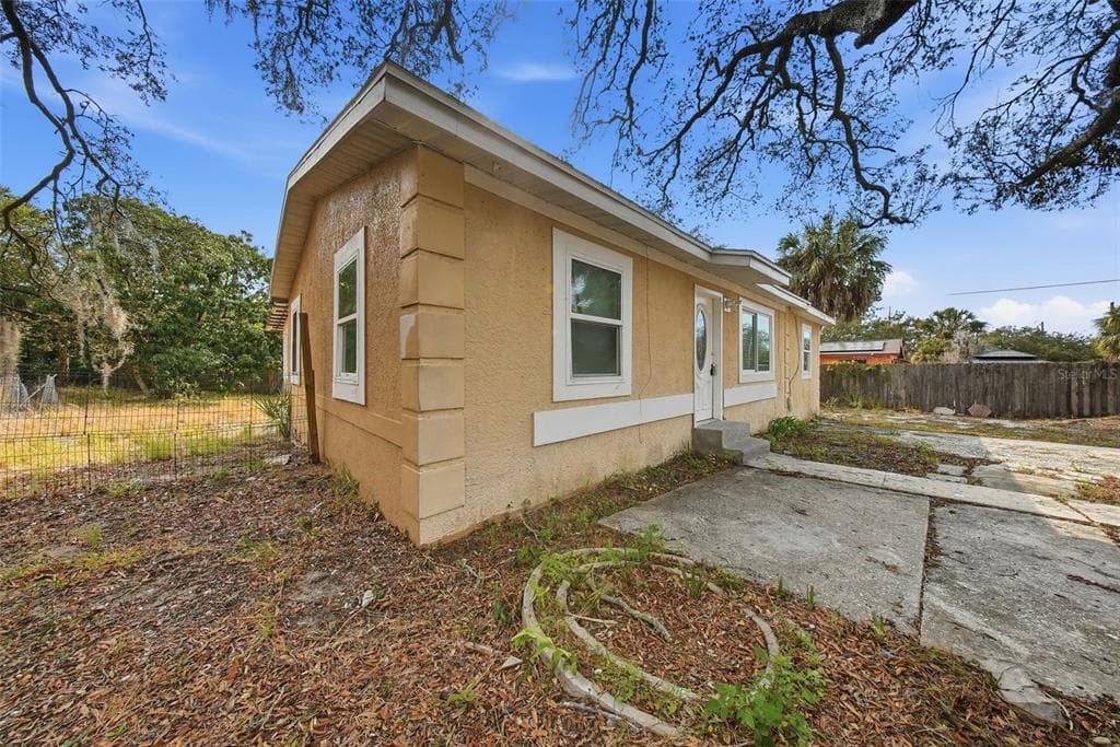 514 E MORGAN STREET TARPON SPRINGS, FL 34689