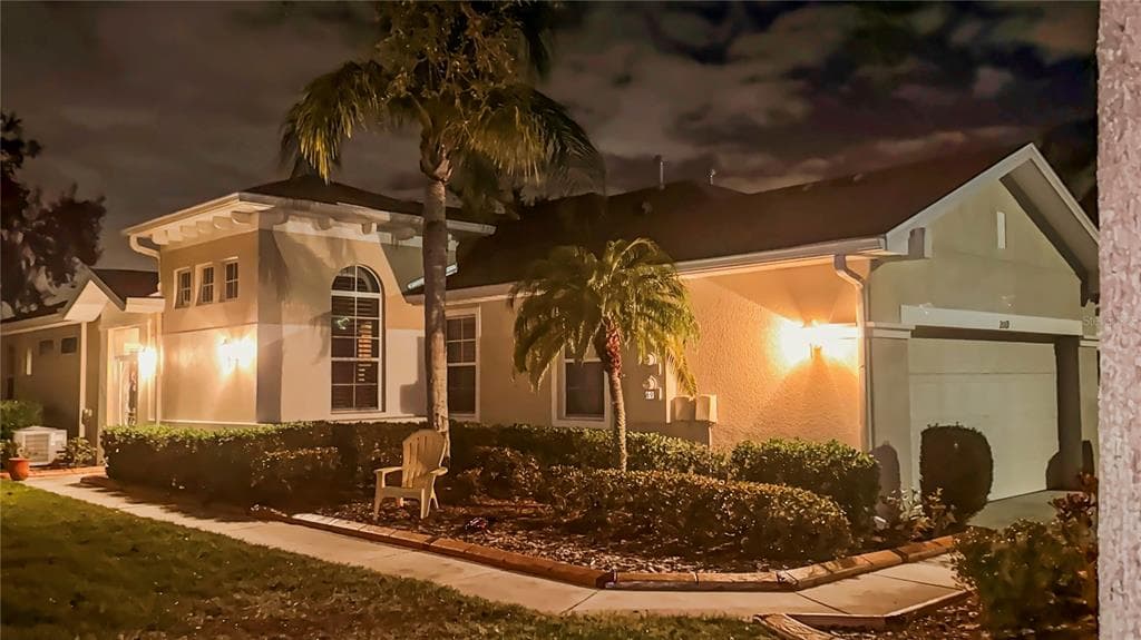 2069 SIFIELD GREENS WAY UNIT 102 SUN CITY CENTER, FL 33573