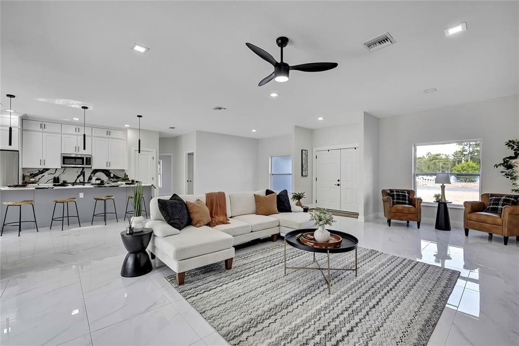 10262 MAYBIRD AVENUE WEEKI WACHEE, FL 34614