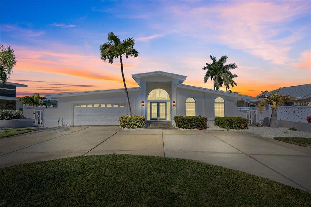 24 DOLPHIN DRIVE