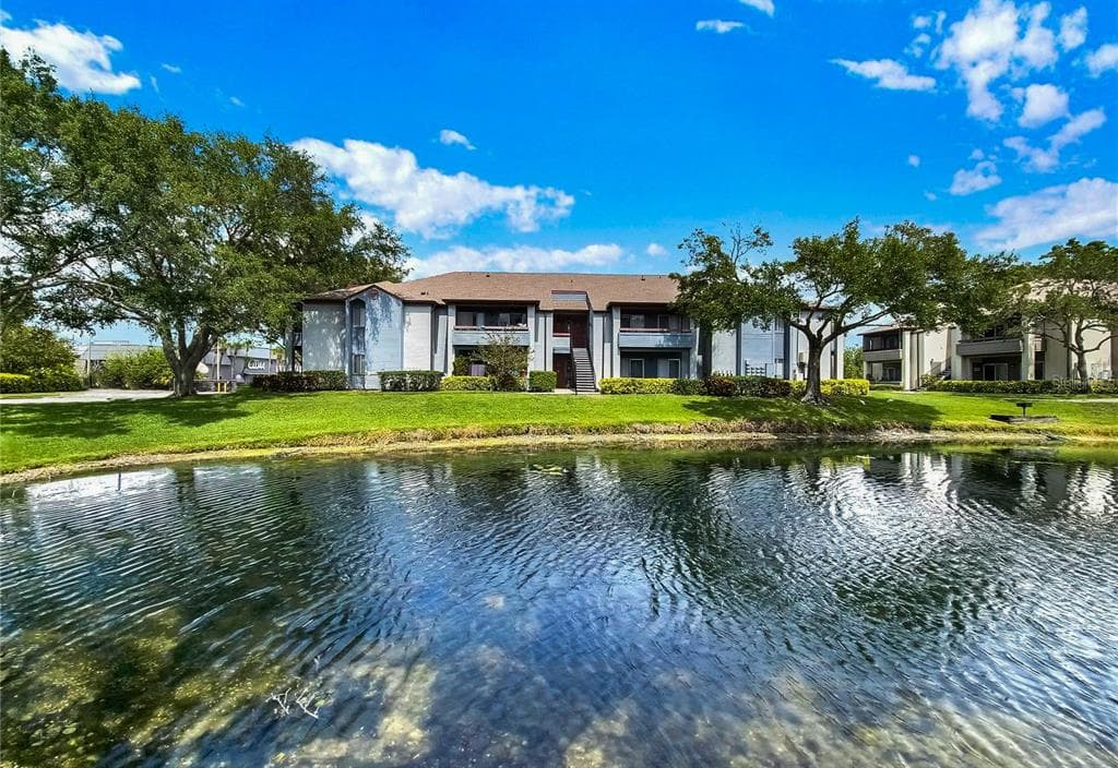 10263 GANDY BOULEVARD N UNIT 405 ST PETERSBURG, FL 33702