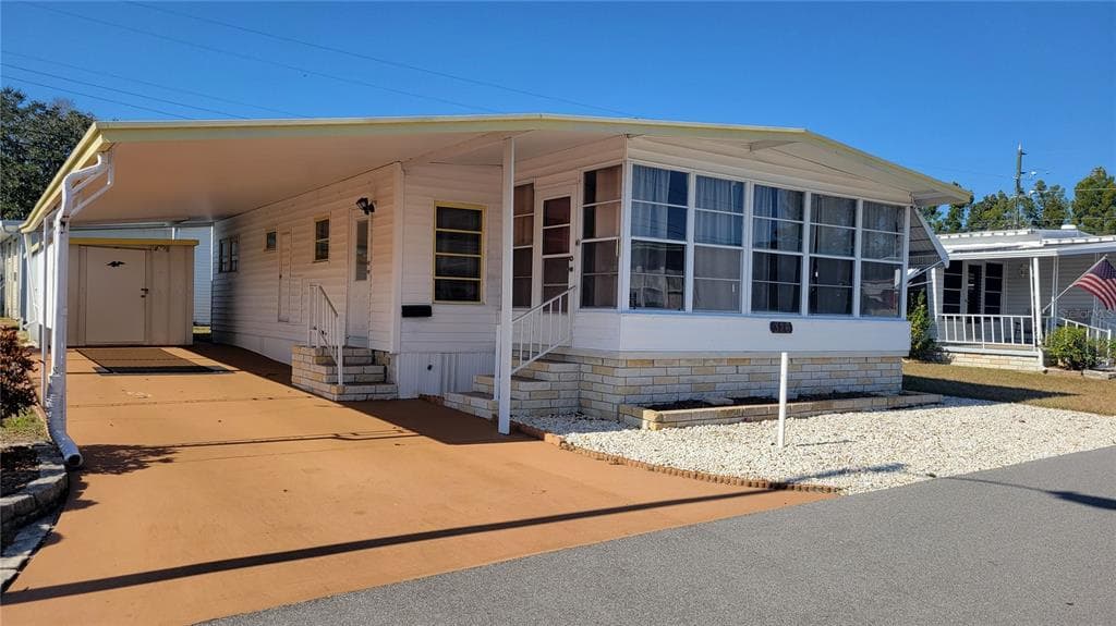585 SKY HARBOR DRIVE UNIT 326 CLEARWATER, FL 33759