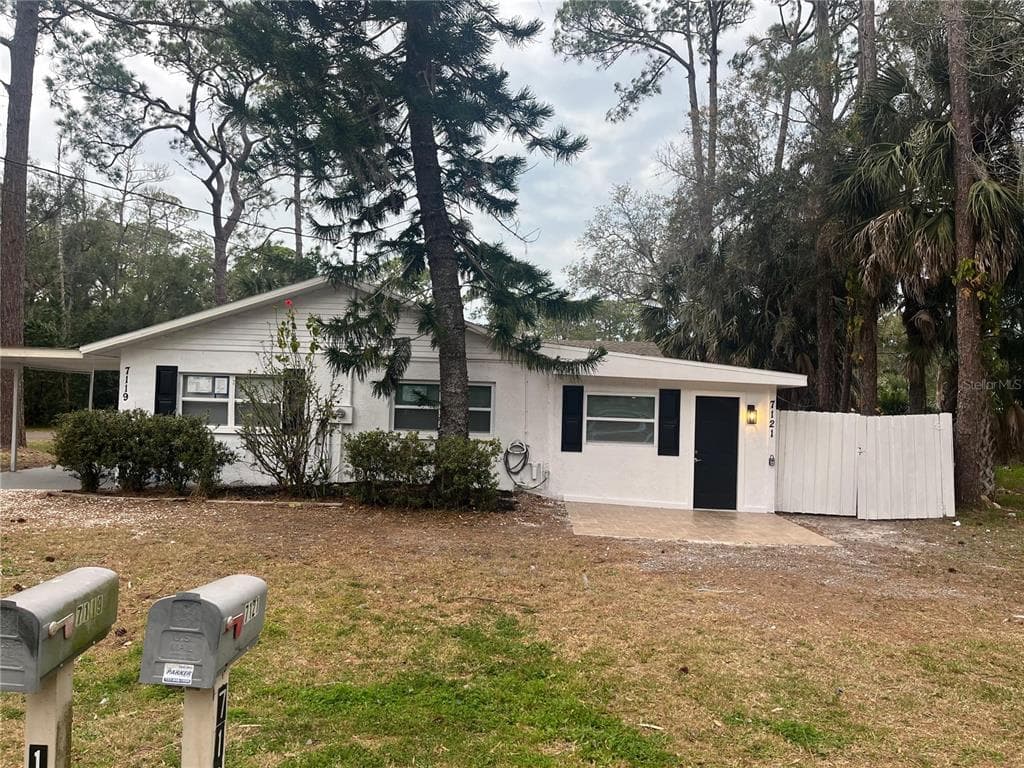 7119-7121 OAKWOOD NEW PORT RICHEY, FL 34652