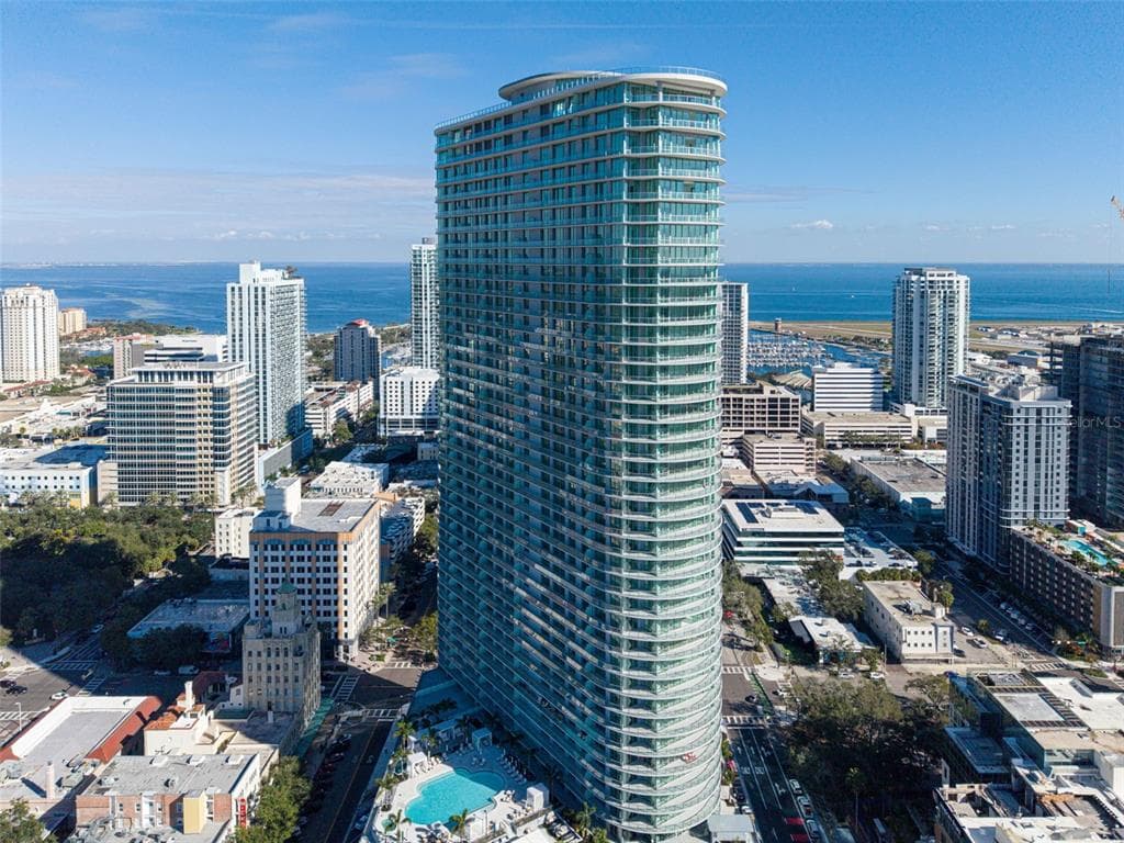 400 CENTRAL AVENUE UNIT 2205 ST PETERSBURG, FL 33701