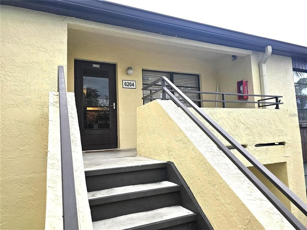 13608 S VILLAGE DRIVE UNIT 6204 TAMPA, FL 33618