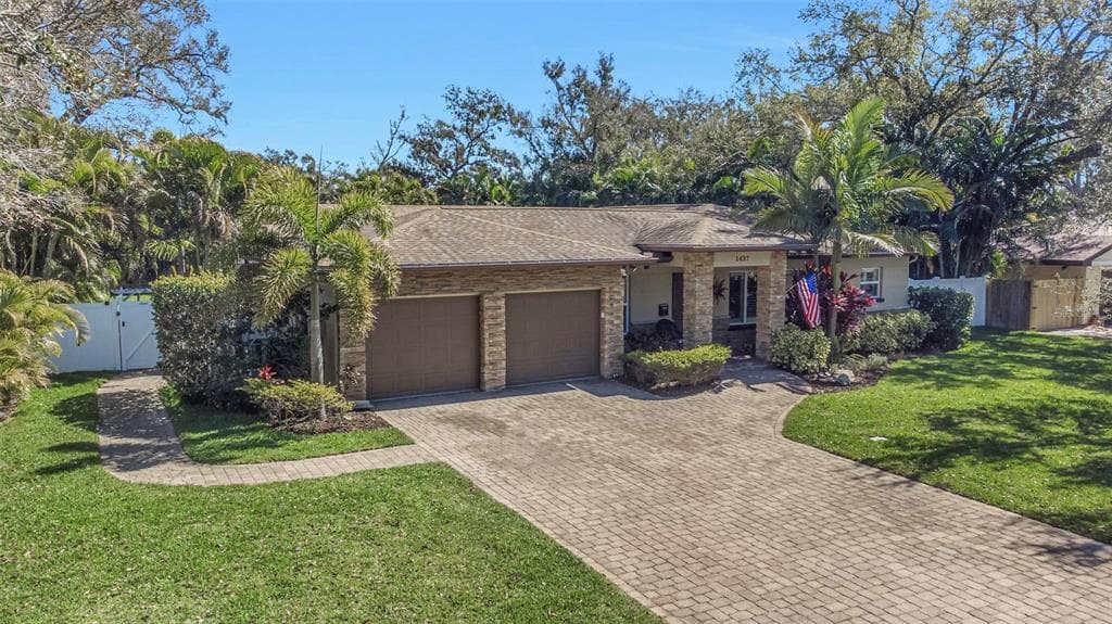 1437 COUNTRY CLUB RD N ROAD N UNIT COUNTRY CLUB RD N ST PETERSBURG, FL 33710