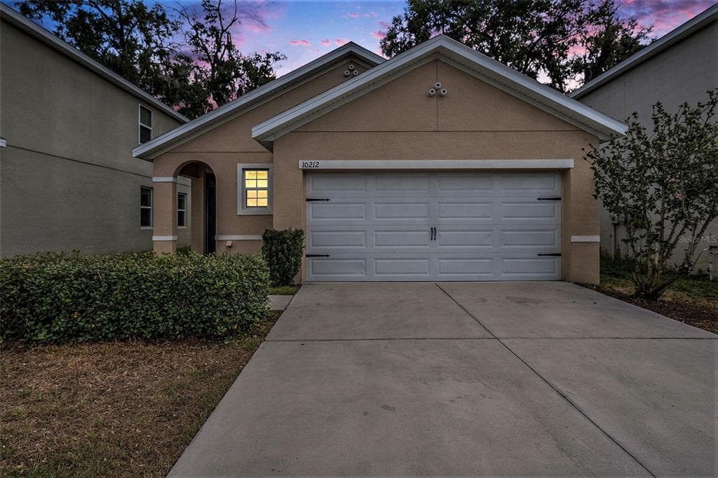 10212 HAWK STORM AVENUE TAMPA, FL 33610