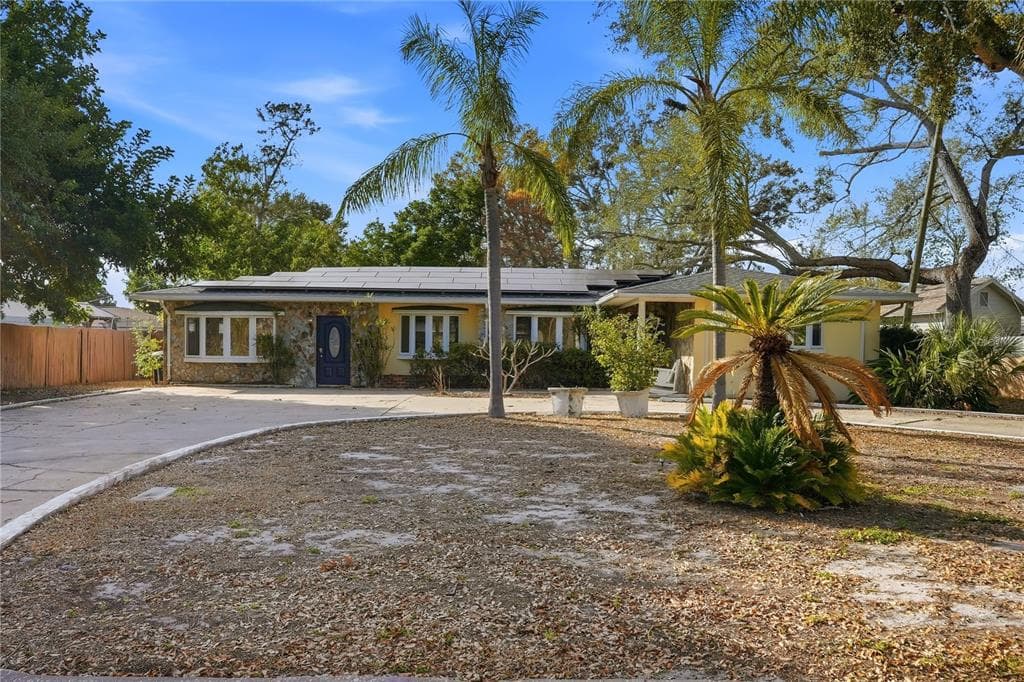 3515 COUNTRY CLUB WAY S ST PETERSBURG, FL 33712