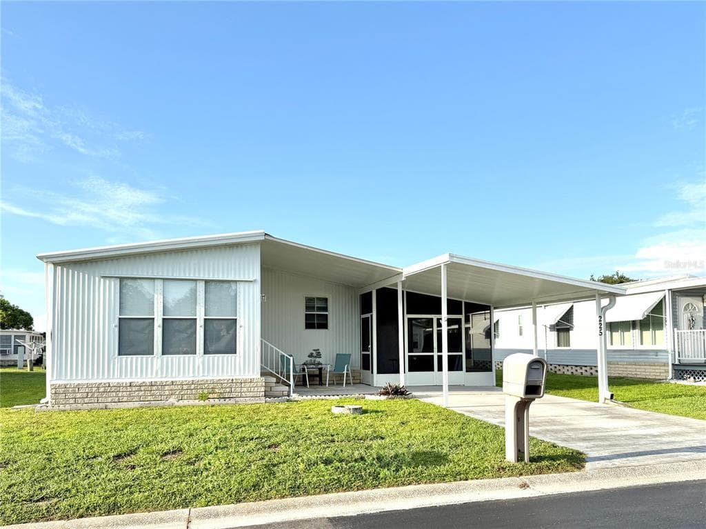 225 N SAINT THOMAS CIRCLE APOLLO BEACH, FL 33572