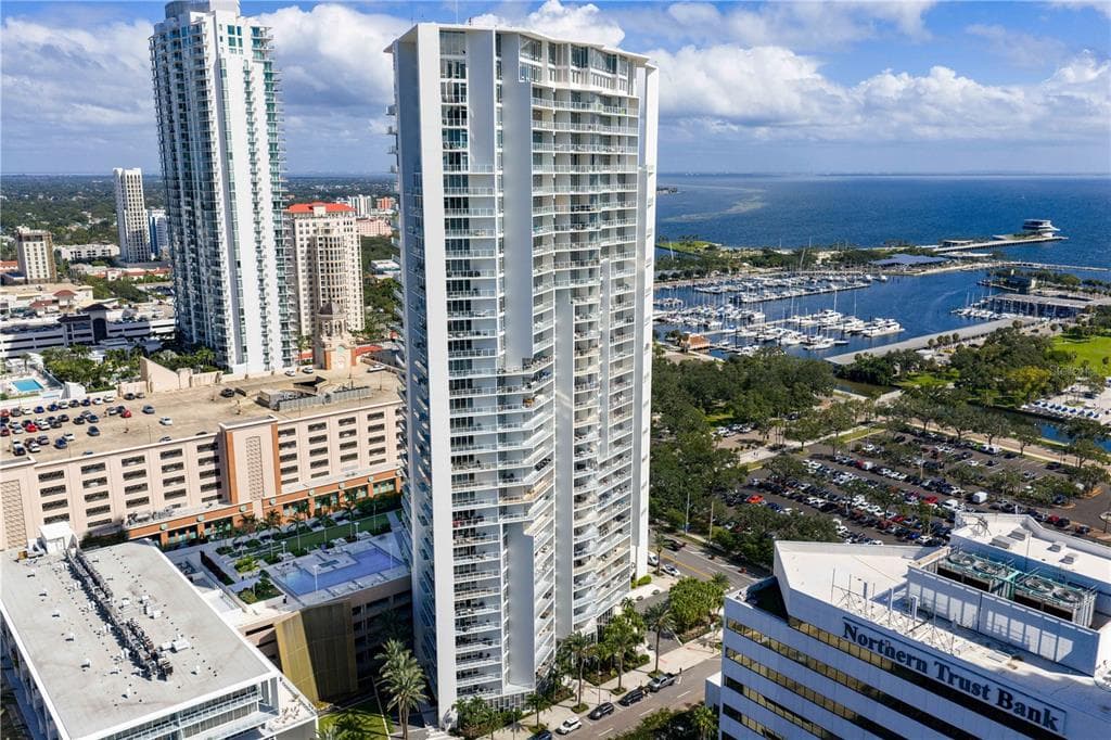 175 1ST STREET S UNIT 2106 ST PETERSBURG, FL 33701