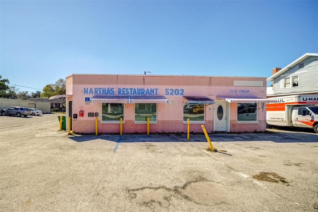 5202 N NEBRASKA AVENUE E TAMPA, FL 33603