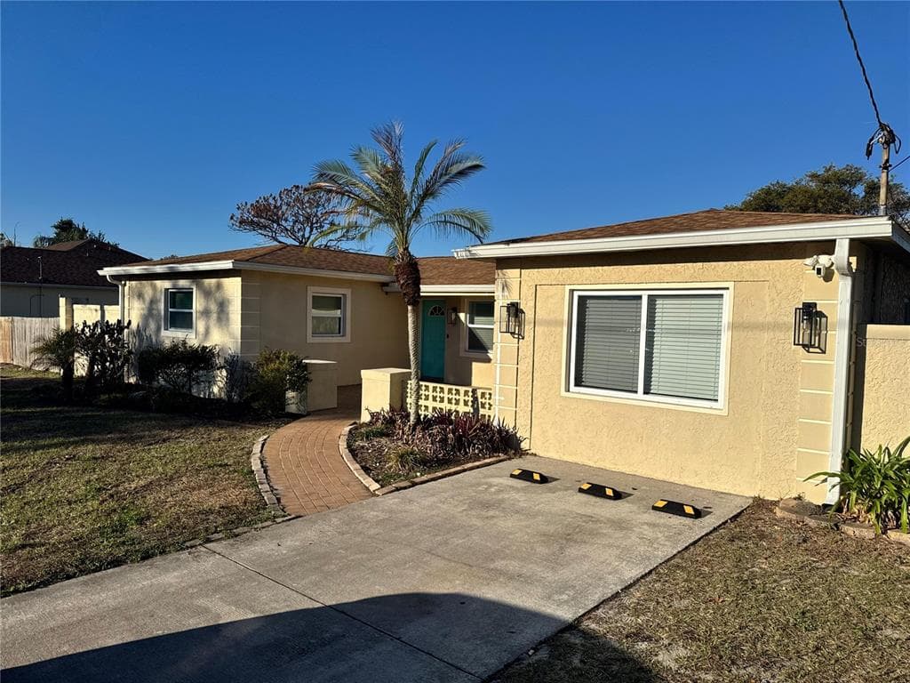 9812 N OKLAWAHA AVENUE TAMPA, FL 33617