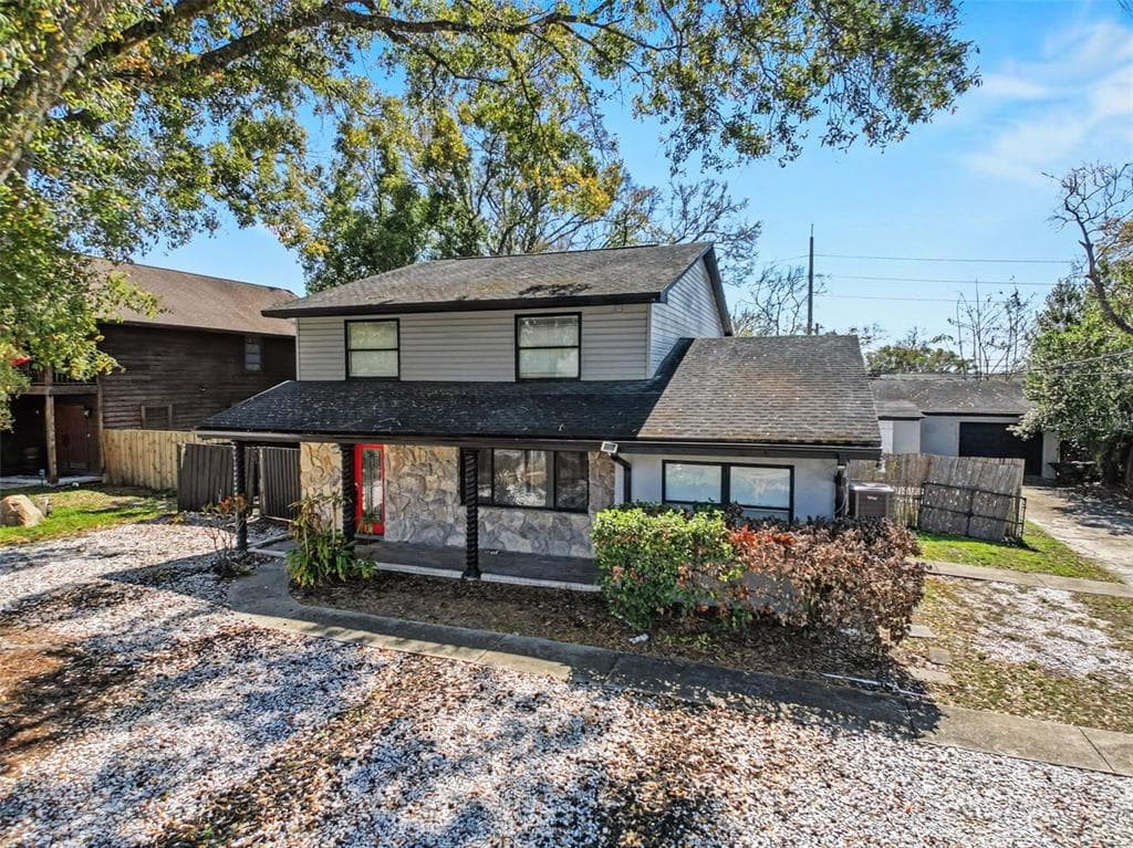 2206 HOWARD LANE TAMPA, FL 33612