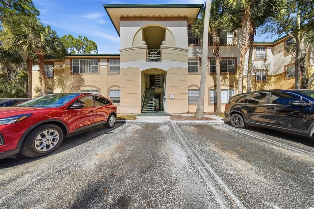 17114 CARRINGTON PARK DRIVE UNIT 201 TAMPA, FL 33647