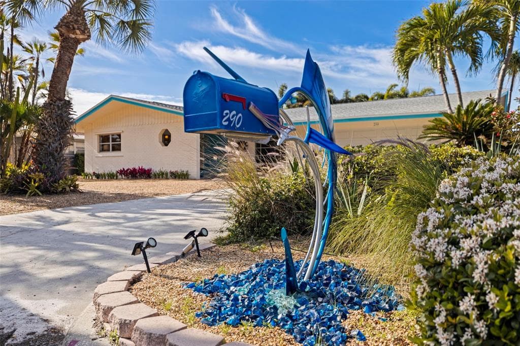 290 1ST STREET W TIERRA VERDE, FL 33715