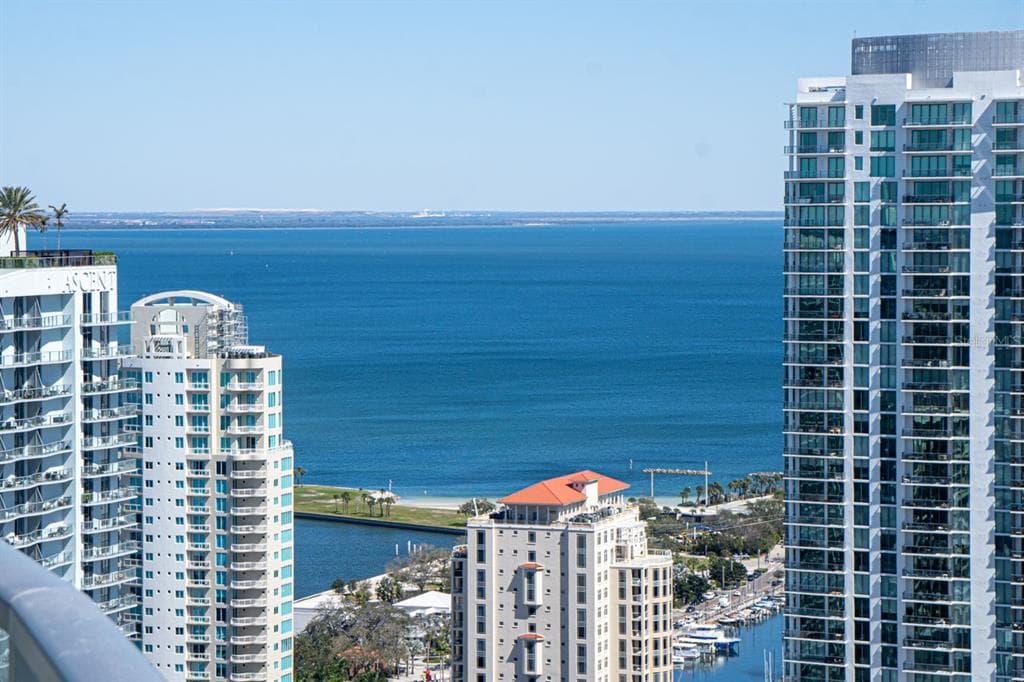 400 CENTRAL AVENUE UNIT 3606 ST PETERSBURG, FL 33701