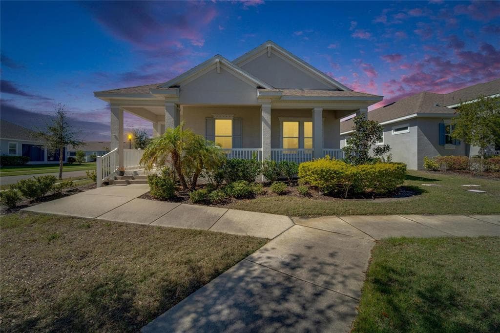 729 WINTERSIDE DRIVE APOLLO BEACH, FL 33572