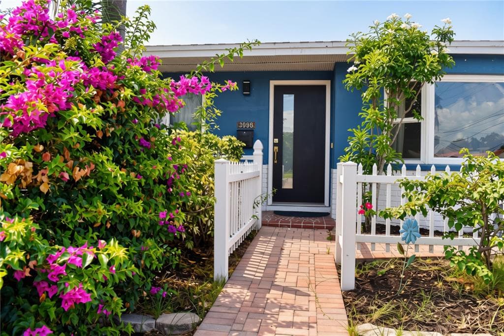 3998 22ND AVENUE N ST PETERSBURG, FL 33713