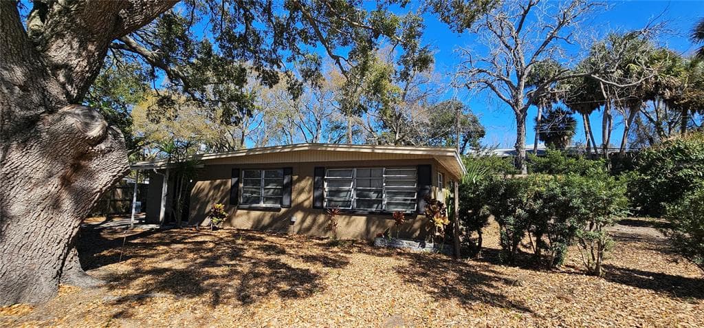 1516 ADELE PLACE LARGO, FL 33770