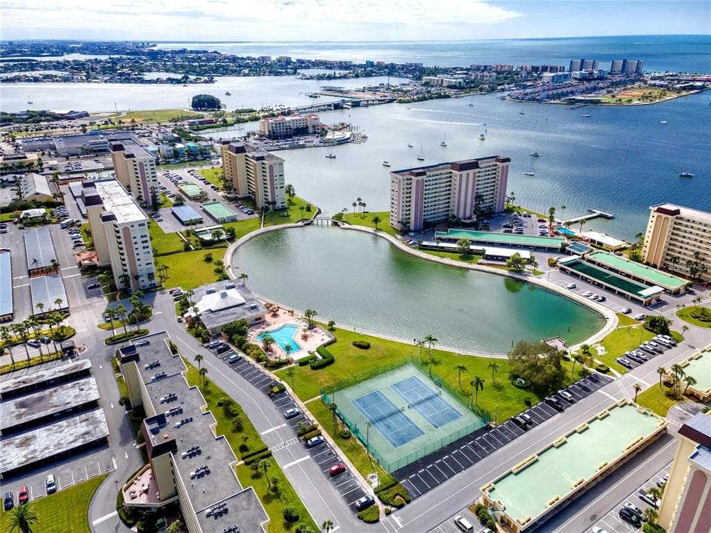 4650 COVE CIRCLE UNIT 409 ST PETERSBURG, FL 33708