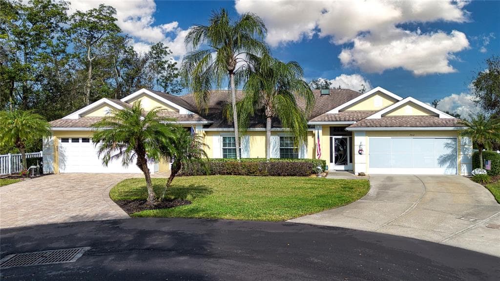 702 STAFFORDSHIRE LANE UNIT 22 SUN CITY CENTER, FL 33573