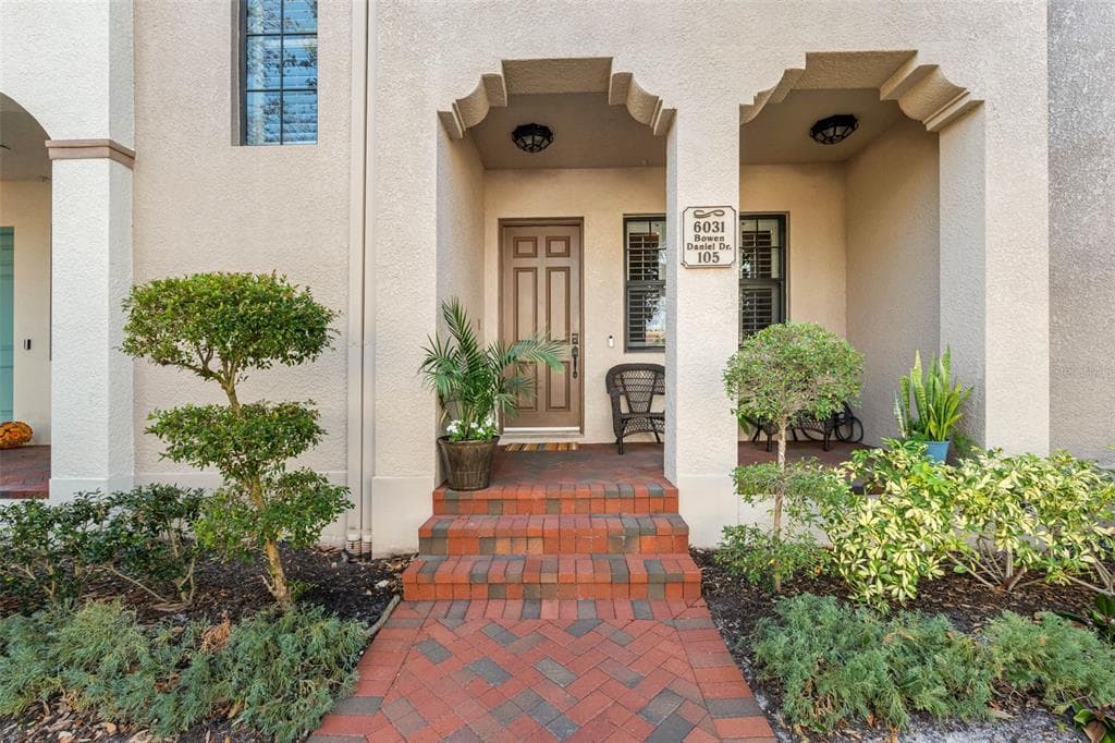 6031 BOWEN DANIEL DRIVE UNIT 105 TAMPA, FL 33616