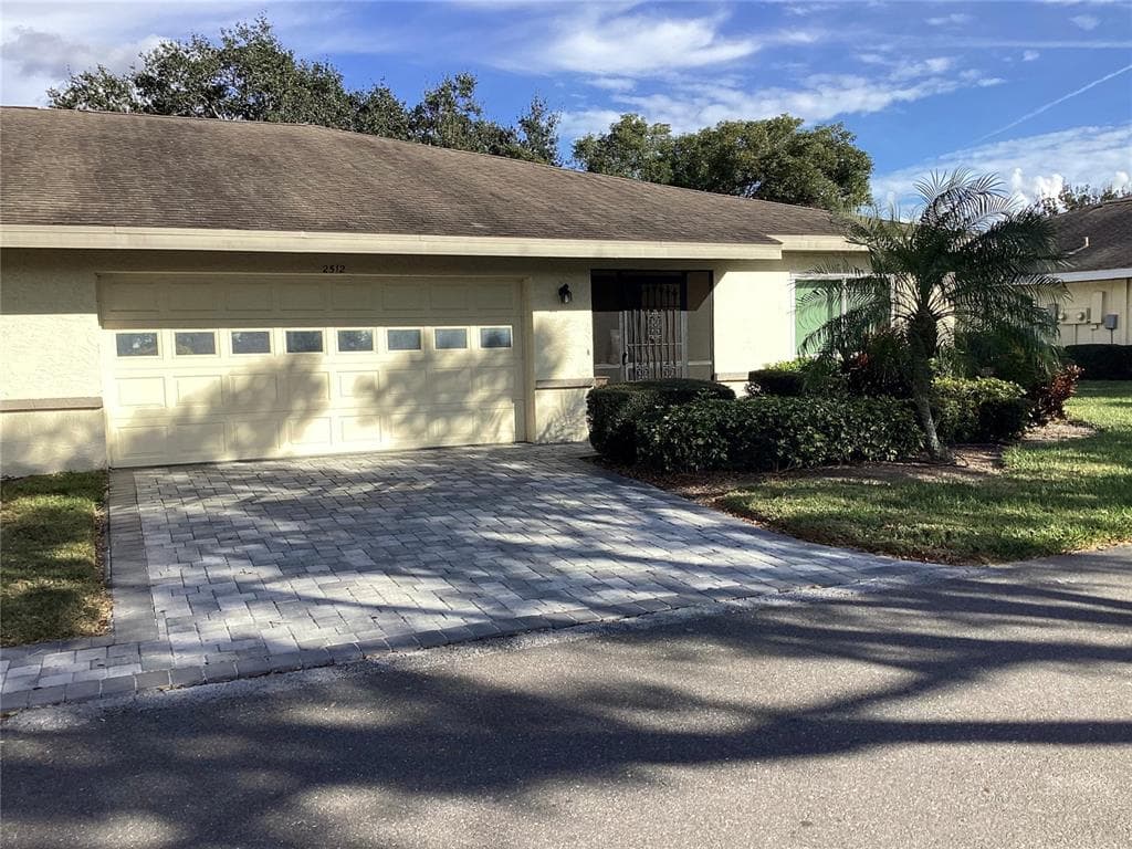 2512 LANCASTER DRIVE UNIT 2512 SUN CITY CENTER, FL 33573