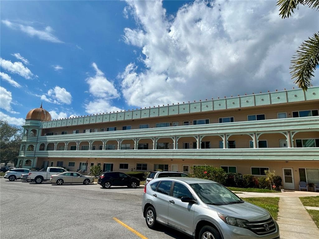 2286 NORWEGIAN DRIVE UNIT 8 CLEARWATER, FL 33763