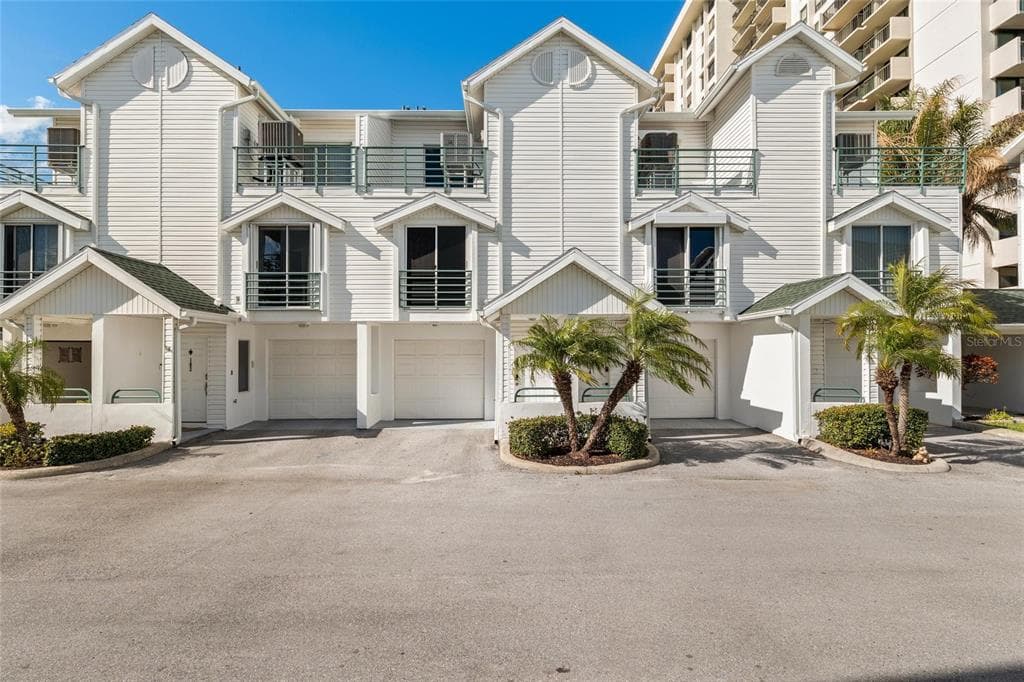 320 ISLAND WAY UNIT 103