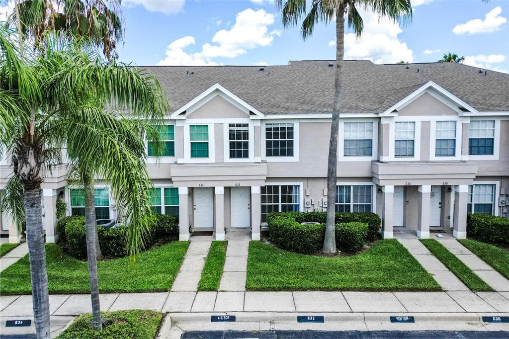 632 KENSINGTON LAKE CIR UNIT 632 BRANDON, FL 33511
