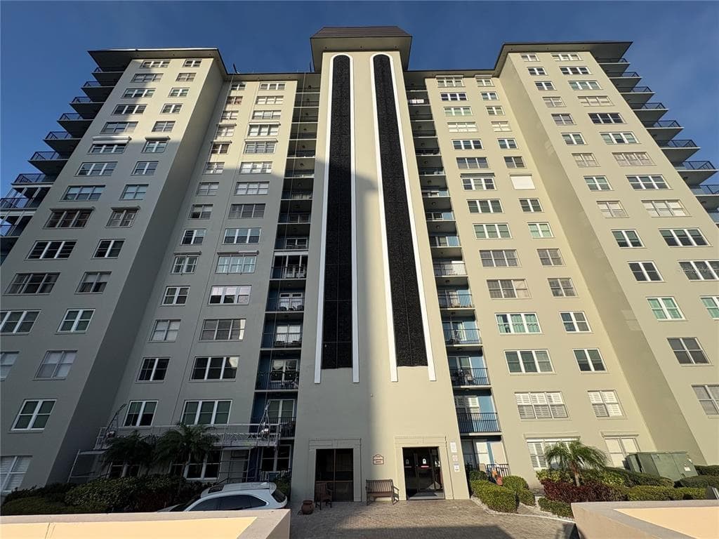 5220 BRITTANY DRIVE S UNIT 803 ST PETERSBURG, FL 33715
