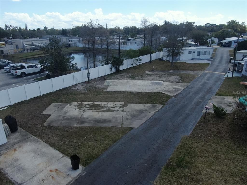 6720 PARK BOULEVARD N UNIT 20 PINELLAS PARK, FL 33781