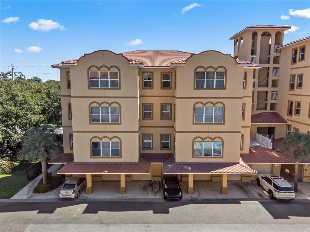642 WELLS COURT UNIT 402 CLEARWATER, FL 33756