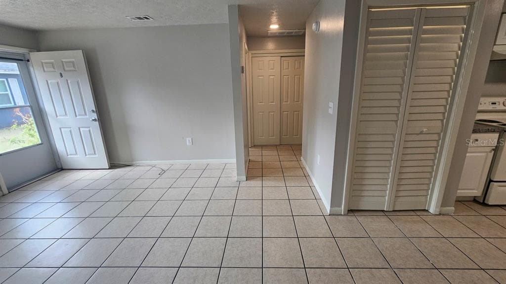 10405 N JASMINE AVENUE TAMPA, FL 33612