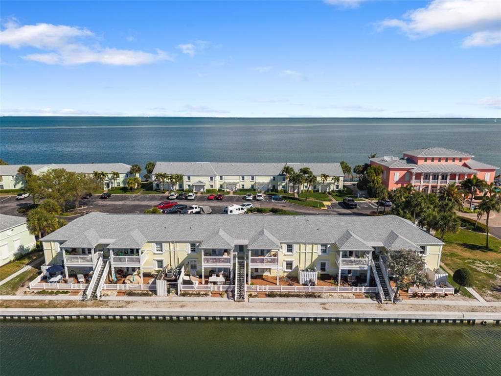 4911 COQUINA KEY DRIVE SE UNIT C ST PETERSBURG, FL 33705