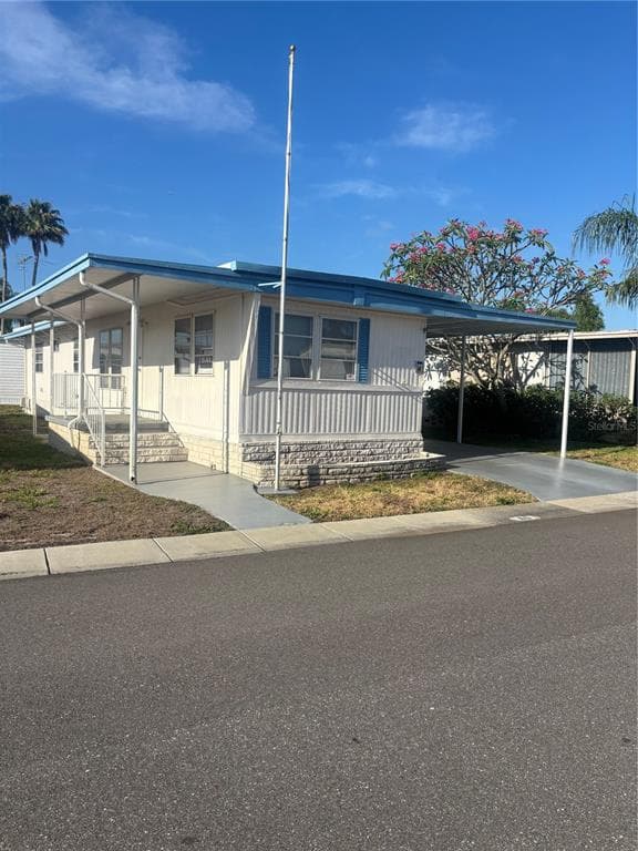 7901 40TH AVENUE N UNIT 60 ST PETERSBURG, FL 33709