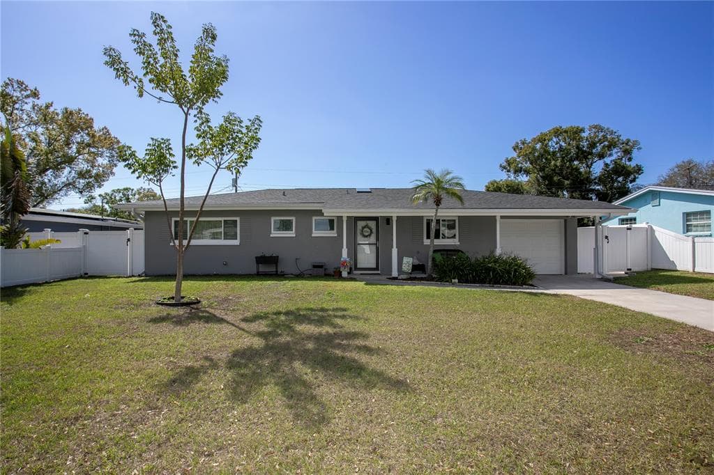 13596 CROFT DRIVE N LARGO, FL 33774