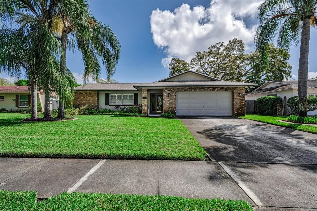 1575 SANDALWOOD DRIVE DUNEDIN, FL 34698