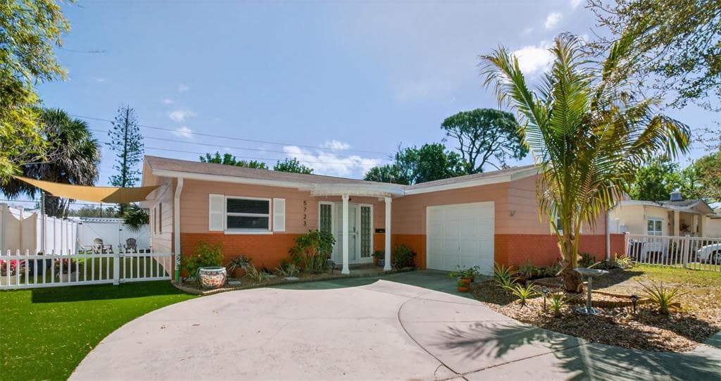 5723 1ST STREET NE ST PETERSBURG, FL 33703