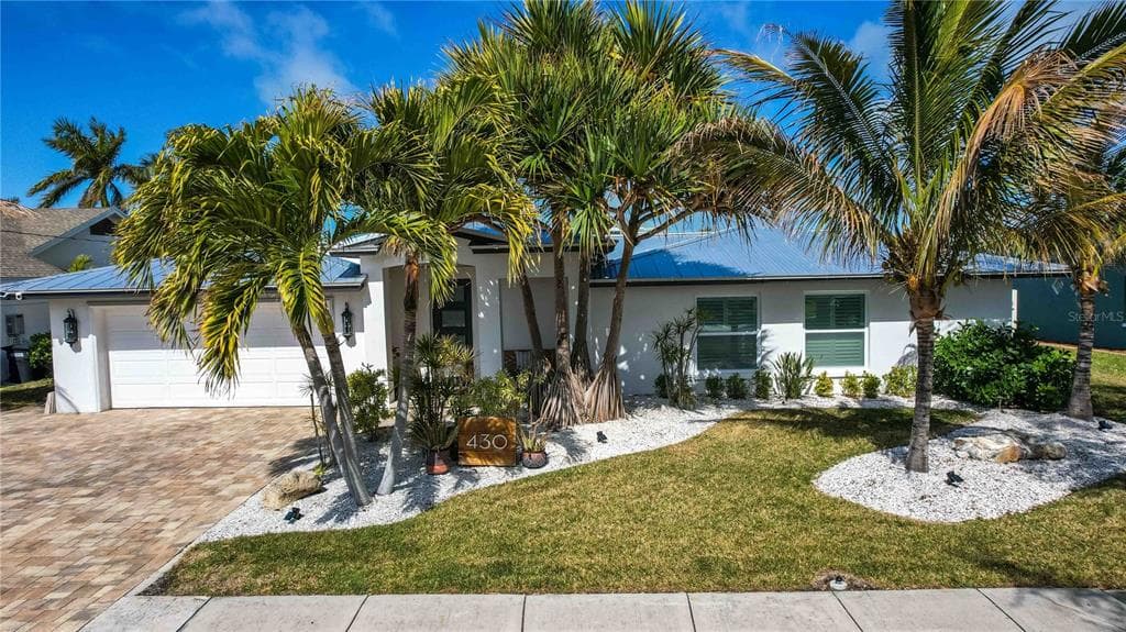 430 PALM ISLAND SE CLEARWATER BEACH, FL 33767
