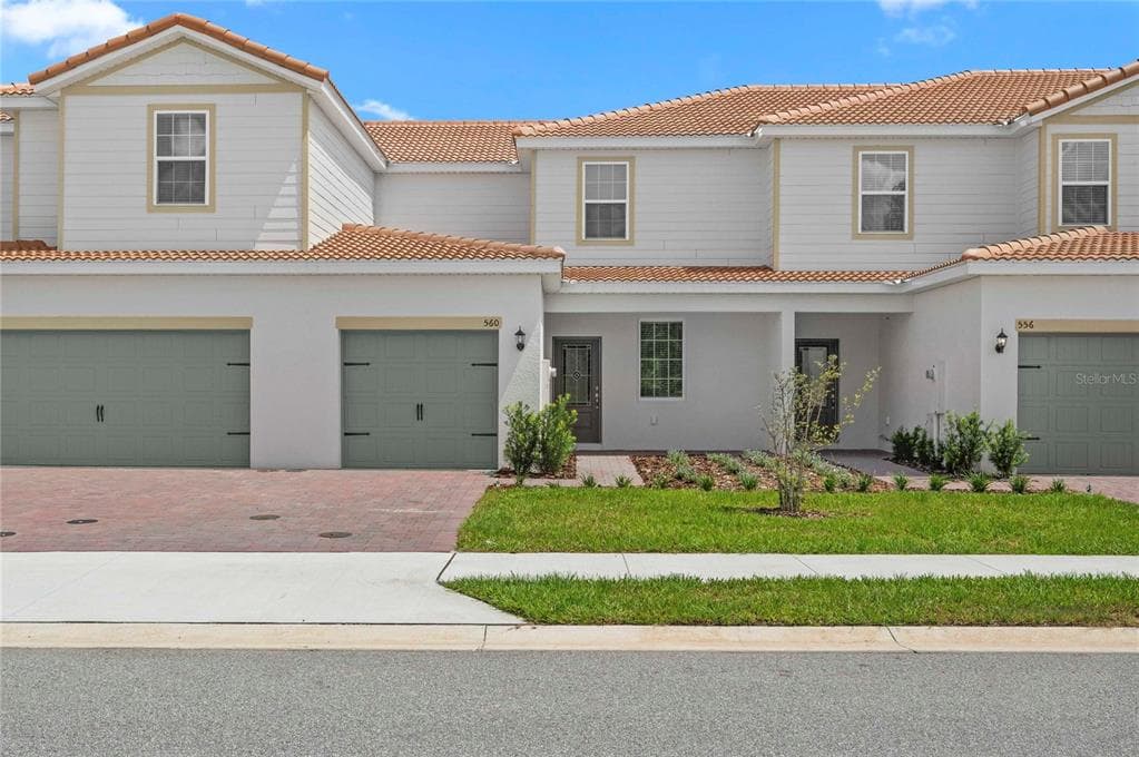 576 BAY LEAF DRIVE POINCIANA, FL 34759