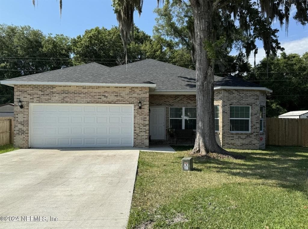 6107 W 1ST MNR PALATKA, FL 32177