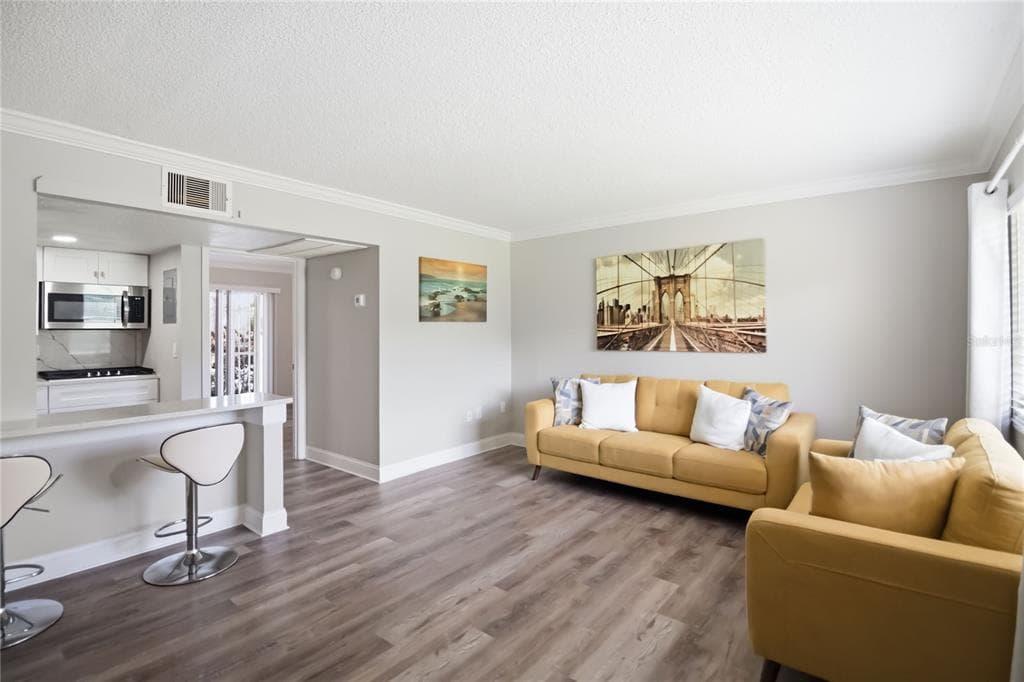 127 OYSTER BAY CIRCLE UNIT 110 ALTAMONTE SPRINGS, FL 32701